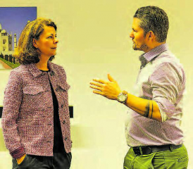 aargauSüd Impuls zu Besuch bei der Sager AG in Dürrenäsch: Karin Faes, Präsidentin aargauSüd Impuls und Beat Bruderer, Geschäftsleiter der Sager AG in Dürrenäsch. (Bilder: dr.)