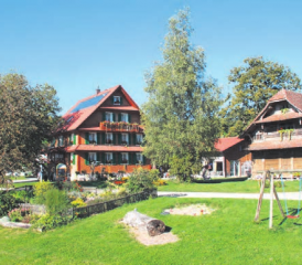 Der Bauernhof in Rickenbach: Mitten in der Natur idyllisch gelegen. (Bild: zVg.)