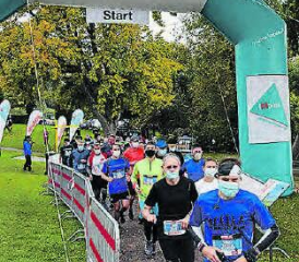 46. Hallwilerseelauf: Das Schutzkonzept machte den Start zu einem Prozedere in drei Schritten und über mehrere hundert Meter.