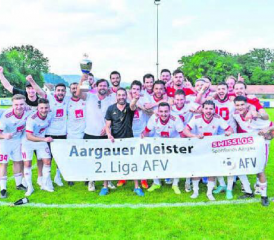 Der FC Suhr jubelt nach dem Meistertitel in der 2. Liga, will aber nicht aufsteigen. Das hat nun Auswirkungen auf die 3. Liga. (Bild: Otto Lüscher)