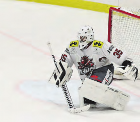 Reinach-Torhüter Valentino Zaetta konnte sich vor allem im ersten Drittel nicht über fehlende Arbeit beklagen. (Bild: Otto Lüscher)