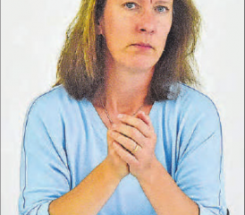 Man konnte ihr leicht folgen: Ina Haller liest laut und deutlich, nicht zu schnell aus «Liestaler Gold» vor. (Bild: aw.)