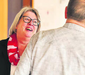 Frau Gemeindeammann Hannelore Zingg-Hoffmann freute sich über viele schöne Gespräche während dem Neujahrsapéro. (Bild: rc.)