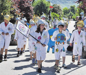 Ausserirdische gesichtet: Eine Reise ins Weltall mit den 4.- und 5.- Klässlern.