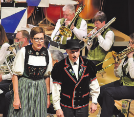 Eine gelungene Einlage: Die Musikgesellschaft Beinwil am See vermischte am Jahreskonzert Blasmusik mit Jodelgesang. (Bilder: hg.)