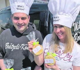 Mikes Aktion findet auch Sara Bachmann («Sara macht's») toll.(Bild: zVg.)