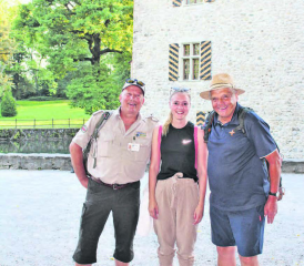 Wandernacht im Juli 2022: Ranger Peter Wyss,Vera Büchel von Seetal Tourismus und Wanderleiter Walter Oettli. (Bild: grh)
