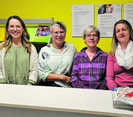 Abschied und Begrüssung bei der Pro Senectute Bezirk Kulm: (v.l.n.r.) Rebecca Rast, Sozialarbeiterin; Bea Schmid, neue Stellenleiterin; Verena Scheurer, abtretende Stellenleiterin; Corinne Neukom, Sachbearbeiterin. (Bild: zVg.)