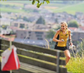 Weltstar Natalia Gemperle hoch über Beromünster. (Bilder: zVg.)