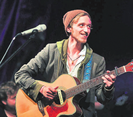 Er steht erstmals auf der Menziker Openair-Bühne: Jakob Heymann hat in Olten einen Förderpreis für Jungkabarettisten gewonnen. (Bild: zVg.)