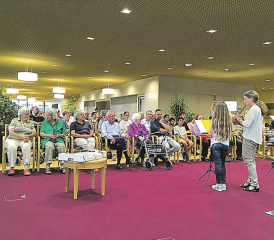 mCheckfeier im Altersheim Falkenstein: Die Schüler der Musikschulen Beinwil am See, Menziken-Burg und Reinach präsentierten (auch) den Senioren ihr Können. (Bild: zVg.)