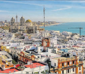 Die Hafenstadt Cádiz im Süden von Spanien: Charakteristische Silhouette mit der Kathedrale und 126 Türmchen, auf welchen die Handelsleute einst nach ankommenden Schiffen Ausschau hielten.