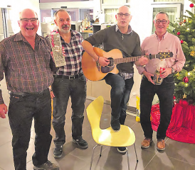 Freude und fröhlicher Gesang: (v.li.) Hans Wiederkehr, Res Kiener, Fredy Gubler, Kurt Hofmann. (Bild: zVg.)