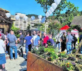 Die Aussteller und Besucher genossen das sonnige Wetter im Aussenbereich.