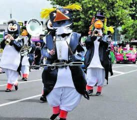 Die Guggenmusik Auckland aus Neuseeland bereichert einmal mehr die närrischen Tage in Rickenbach und Umgebung. (Bild: zVg.)