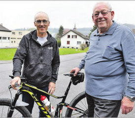 Verkörpern zwei Zeitabschnitte der Geschichte des Racing-Club Gränichen: Beat Stirnemann (links) und Ehrenpräsident Harry Müller. (Bild: A.W.)