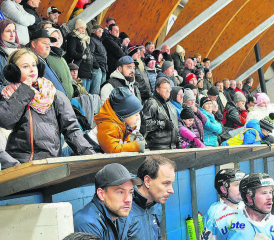 Erneut viel Publikum in der Halle? Nachdem die Red Lions wieder auf die Erfolgsstrasse gefunden haben, trudelten am Mittwoch (hoffentlich) wieder viele Zuschauer in die Eishalle zum Derby gegen die Argovia Stars. (Archivbild: Roland Jaus)