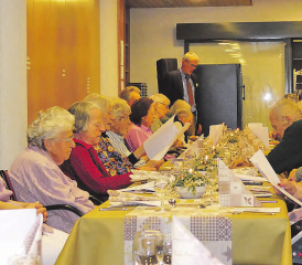 Eine gelungene Feier im Alterszentrum: Ein Gottesdienst und ein feines Weihnachtsessen im Rahmen der Hausgemeinschaft. (Bilder: moha.)