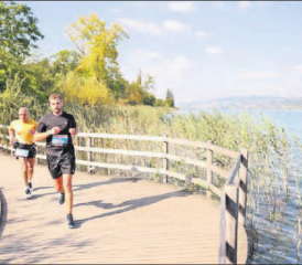 Die Uferlandschaft inspiriert die Läufer auf ihrem Weg. (Bild: zVg)