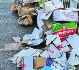 Unschöne Bilder: Festgehalten an den Entsorgungstagen in Menziken. (Bilder: zVg.)