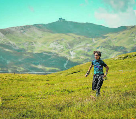 Die Rickenbacher Nachwuchshoffnung Tobias Sebastian Steffen im Trainingslager in Flims/Laax. (Bilder: zVg.)