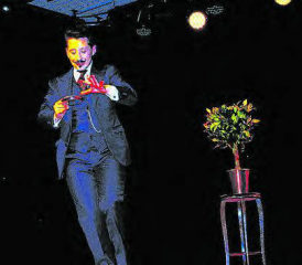 Zauberhafte Show: Rafael begeisterte das Publikum im Forum. (Bild: hh)