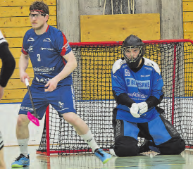 Lok Reinach, hier mit Andreas Frey und Goalie Luke Sandmeier, trifft im Playoff-Final auf Unihockey Emme. (Bild: Roland Jaus)