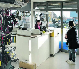 Für die Gesundheit der Tiere: Praxis an der Hauptstrasse 15 in Gunzwil mit grösserem, hellem Eingangsbereich. (Bild: uk.)