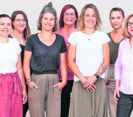 Das Team vom Blutspendebus heisst Spenderinnen und Spender herzlich willkommen: (v.l.) Kathrin Glaus, Jasmin Hofer, Fabienne Bohner, Salome Gemperle, Stefanie Eichenberger, Angela De Nardis und Daniela Käser.