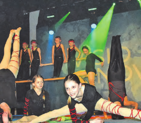 Der Stufenbarren: An diesem Gerät tummeln sich die Teenies offenbar mit besonderer Vorliebe. (Bilder: Frieda Steffen)