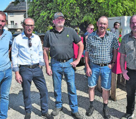Das OK-Team des Landwirtschaftstags Muhen: Thomas Anliker, Beat Spycher, Christian Lüscher, Hansueli Lüscher und Gemeinderat Nils Hunziker (von links). (Bild: aw.)
