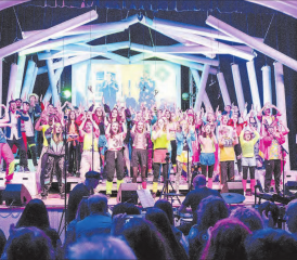 Begeisterung: Die Aufführungen im Löwensaal in Beinwil am See waren jeweils Höhepunkt des Chorprojekts. (Bild: Thomas Moor)