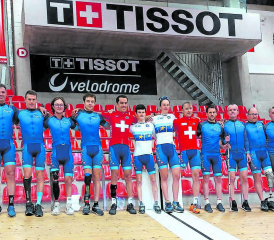 Roger Bolliger (5.v.r) gehört dazu: «Unser Schweizer Paracycling Standing Team.» (Bilder: Matthias Schlüssel/Andreas Rigling)