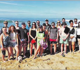 Surfen mit der Kirche: 20 Jugendliche fuhren ins Herbstlager nach St. Jean-de-Luz. (Bild: zVg.)