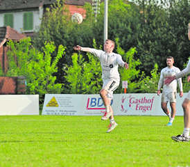 Die Oberentfelder Faustballer feiern zum Auftakt zwei Siege auf heimischem Terrain. (Bild: Alexander Stürchler/Swiss Faustball)