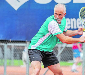Martin Gloor vom TC Teufenthal startet an der SM in Birrhard in der Altersklasse der über 65-Jährigen als Favorit. (Bild: Fabio Baranzini)