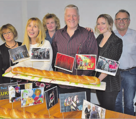 «Best of» der ersten zehn Jahre und doch keine einzige Programm-Wiederholung: Freuen sich auf die kommende Kukuk-Saison (v.li) Rita Wenger, Theres Muth, Gaby Sommer, Philipp Hausherr, Nadine Humbel und Martin Bruder. (Bild: P.Te.)