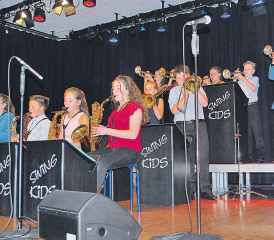 Die Swing Kids aus der Ostschweiz sorgten für einen «beswingten» Abend im Forum Seon. (Bilder: hh.)