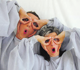 Die «Odyssee» im Don Bosco-Theater Beromünster: Patrizia Barbuian und Markus Zohner und die fantastische Welt der Götter, Halbgötter und Ungeheuer – und Odysseus. (Bild: zVg.)