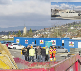 Besammlung im Moortal: Noch gleicht das neue Werkhofareal einer Baustelle. Ziel ist es, den Neubau in der zweiten Jahreshälfte 2019 zu beziehen. (Bilder: moha.)