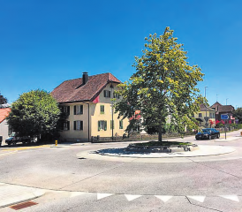 Bauernhaus am Kreisel: Die Gemeinde Boniswil hat die Liegenschaft erworben. (Bild: zVg.)