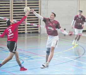 Aufgrund personeller Engpässe ist Robin Häfeli (rechts) ins NLA-Team des STV Oberentfelden zurückgekehrt. (Bild: Jessica Matuh/Swiss Faustball)