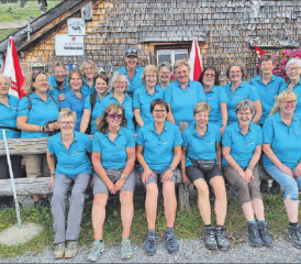 Die Turnerinnen 55+ vom STV Gontenschwil liessen sich trotz überraschendem Gewitter die gute Laune nicht verderben. (Bild: zVg.)