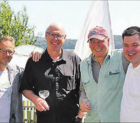 Kommen aus dem Exil gekrochen: Die Schwalbenkönige mit Transfer-Coup Bänz Friedli, links im Bild. (Bild: zVg.)