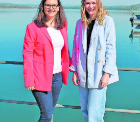 Sich für die Umgebung am Hallwilersee einsetzen – das und vieles mehr ist künftig die Aufgabe von Melanie Widmer (links). Vera Büchel (rechts) hat die Geschäftsleitung von Seetal Tourismus weitergegeben. (Bild: grh)