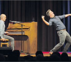 Ein etwas anderer Abend mit zwei genialen Künstlern: Diego Valsecchi und Pascal Nater im Forum Seon. (Bild: Josef Stocker)