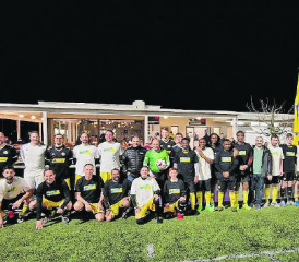 Ein besonderes Fussballspiel: Der FC Gränichen spielte gegen eine Mannschaft, welche nur aus Geflüchteten bestand. (Bild: zVg.)