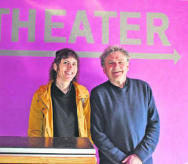 Sabine Merz und Clo Bisaz laden Klein und Gross zu den Familienanlässen im Reinacher TaB ein. (Bild: hg.)