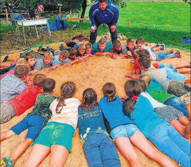 Einen Ausflug ins Sägemehl gab es für die Teilnehmenden bei «Fun & Church». (Bild: zVg)