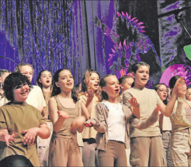Ein eindrucksvolles Konzert brachten die Jugendlichen dieses Jahr im Böjuer Löwensaal auf die Bühne. (Bild: grh)